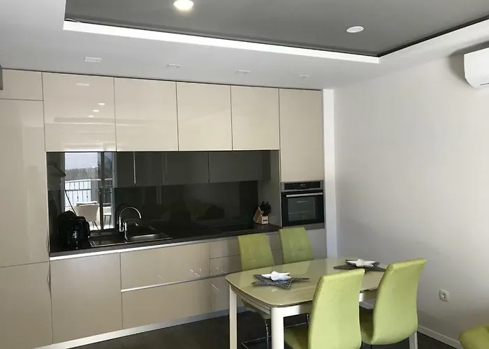 דירה Modern New In מאקרסקה